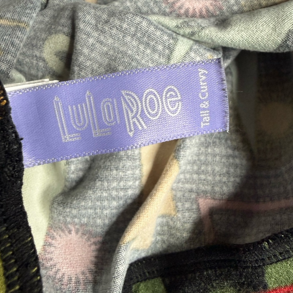 LuLaRoe Black Holiday Tree Print Leggings - Picture 4 of 4